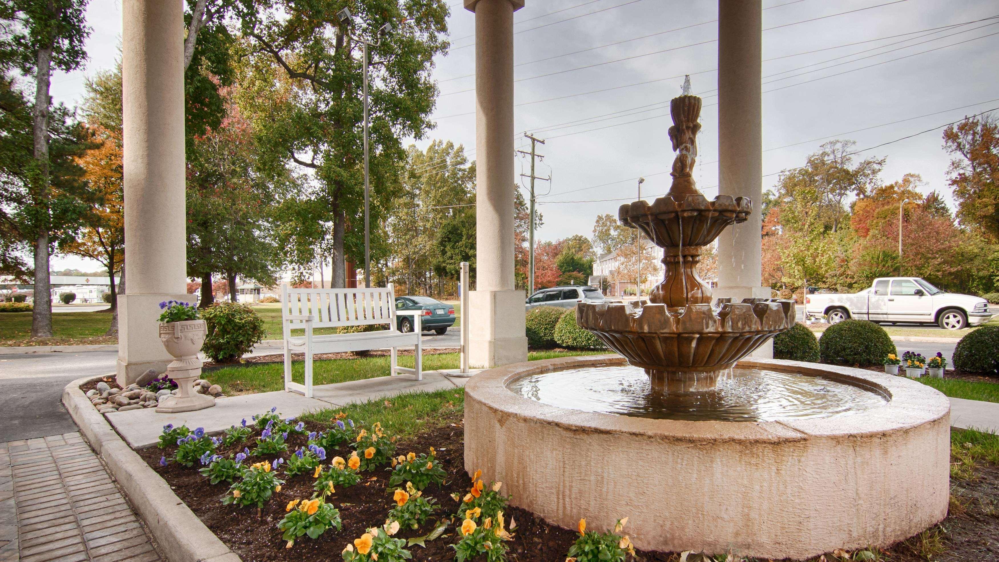 Best Western Plus Newport News Eksteriør bilde